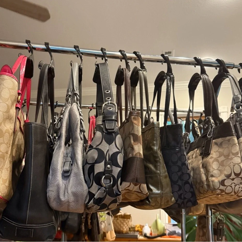 Bag Hangers 😺 Save Your Straps!‎